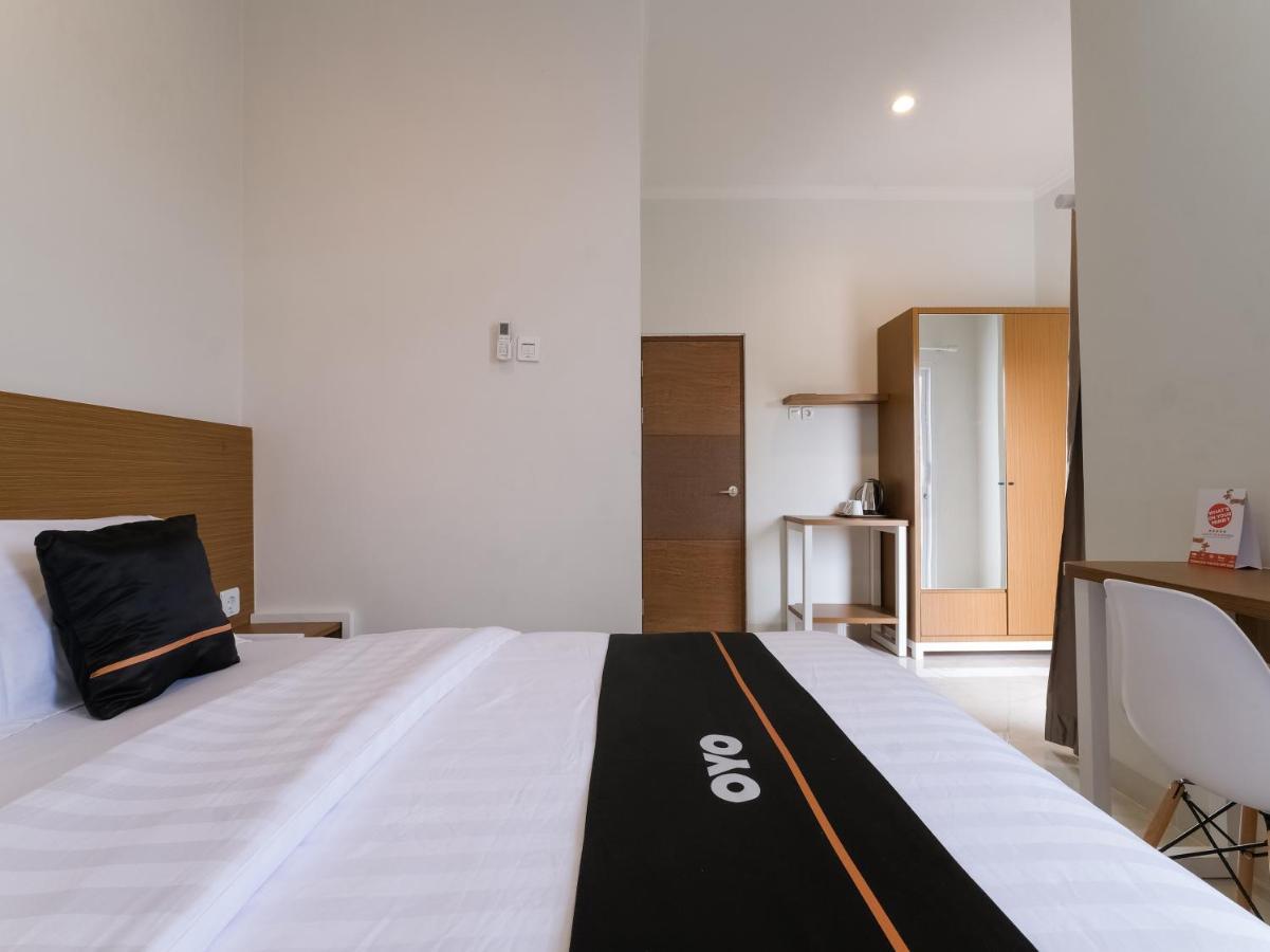Super Oyo Collection O 90023 Damar Kusumo Guest House Maguwo Exterior foto